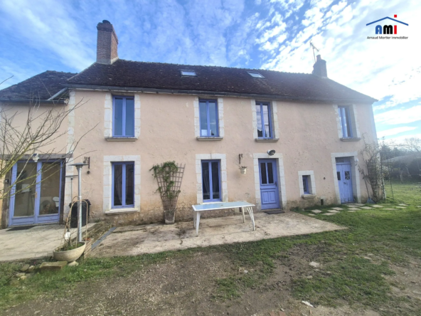 Charmante maison ancienne avec 4 chambres et terrain de 750 m² à Verrières