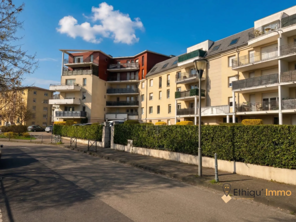 Appartement T2 à Strasbourg avec terrasse, garage et vue dégagée à vendre