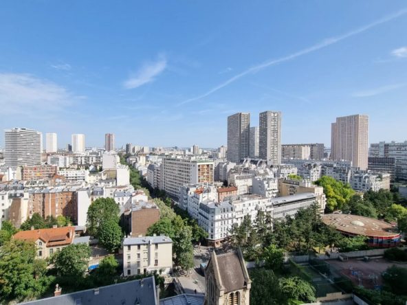 Studio à vendre à Paris - Proximité métro et tramway, cave et parking