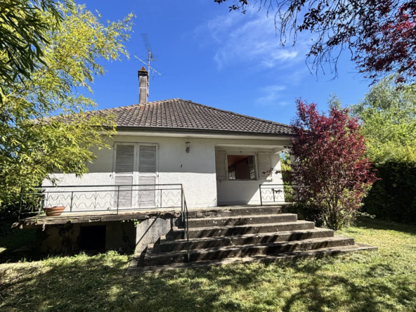 Maison individuelle de plain-pied à vendre à Auxerre avec studio et jardin