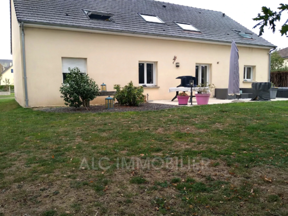 Maison de 176,32 m² avec 6 chambres à Saint-Calais du Désert