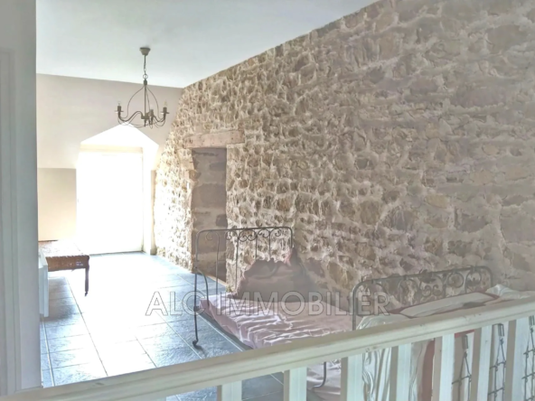 Maison de campagne à vendre à Gesvres de 147,63 m² avec dépendances