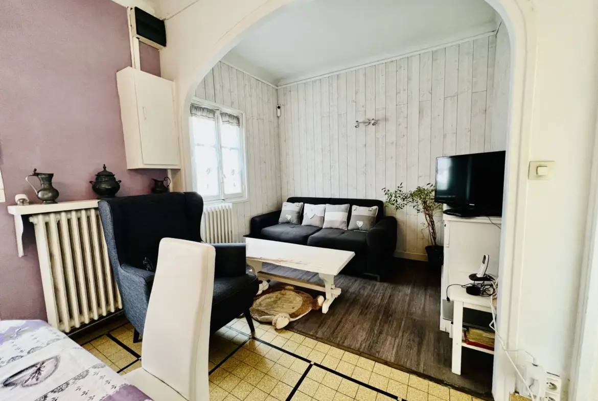 Charmante maison de plain-pied avec dépendance et garage à Drancy 