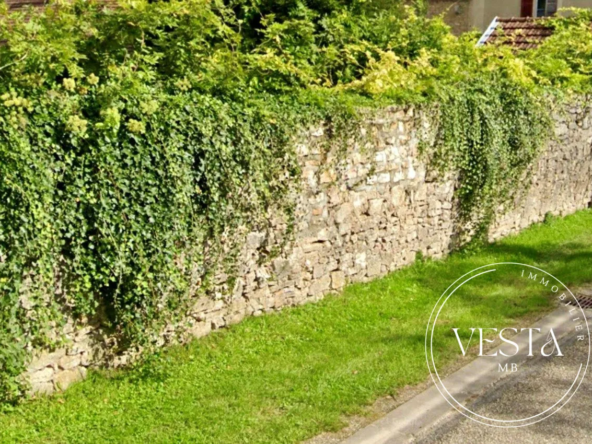 Terrain constructible de 748 m² à Gevry, calme et proche des commodités