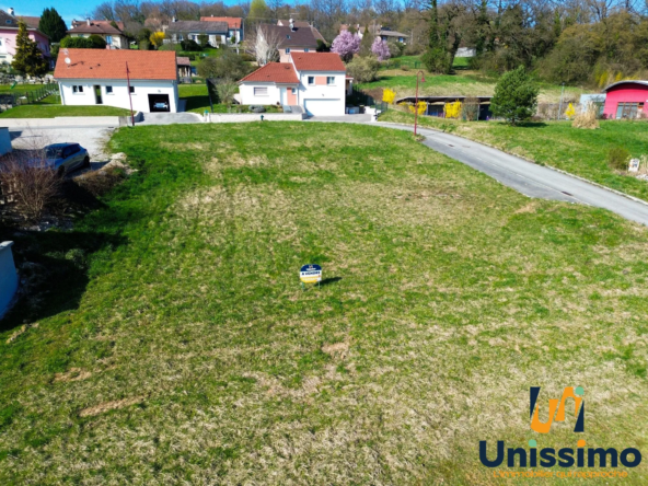 Terrain constructible de 806 m² à Saint-Maurice-Colombier - Viabilisé et Libre de constructeur