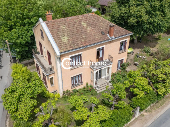 Maison ancienne à Luzillat de 210 m² avec 6 chambres et grand jardin