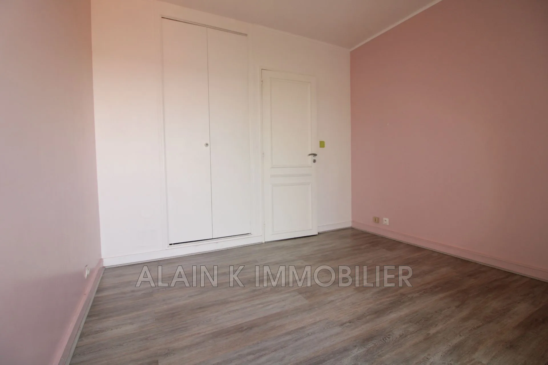 Vente d'un appartement 3 pièces à Vélizy-Villacoublay près de la forêt 
