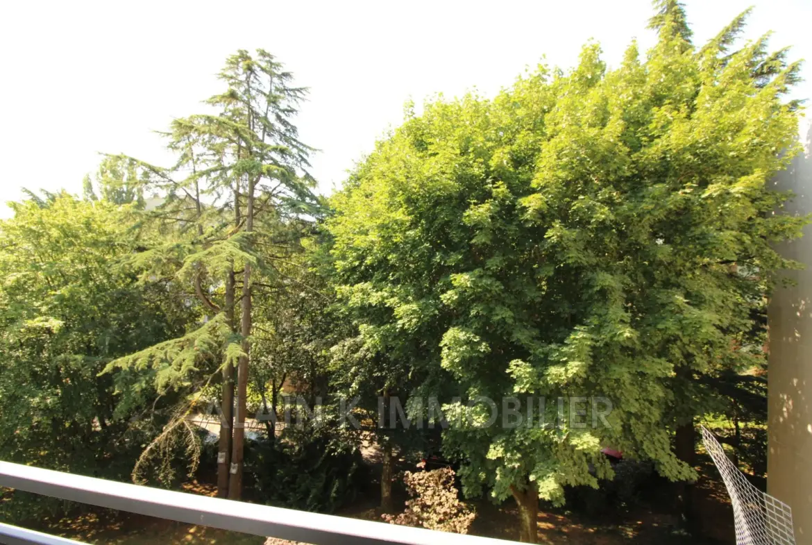 Vente d'un appartement 3 pièces à Vélizy-Villacoublay près de la forêt 