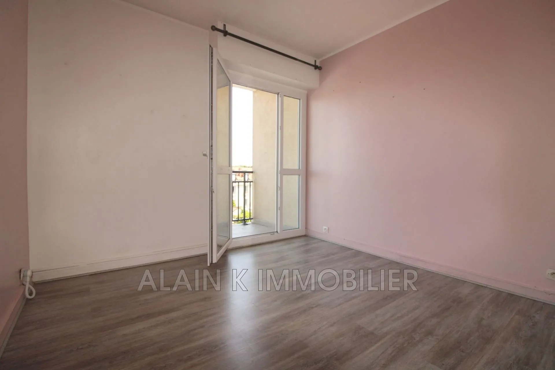 Vente d'un appartement 3 pièces à Vélizy-Villacoublay près de la forêt 