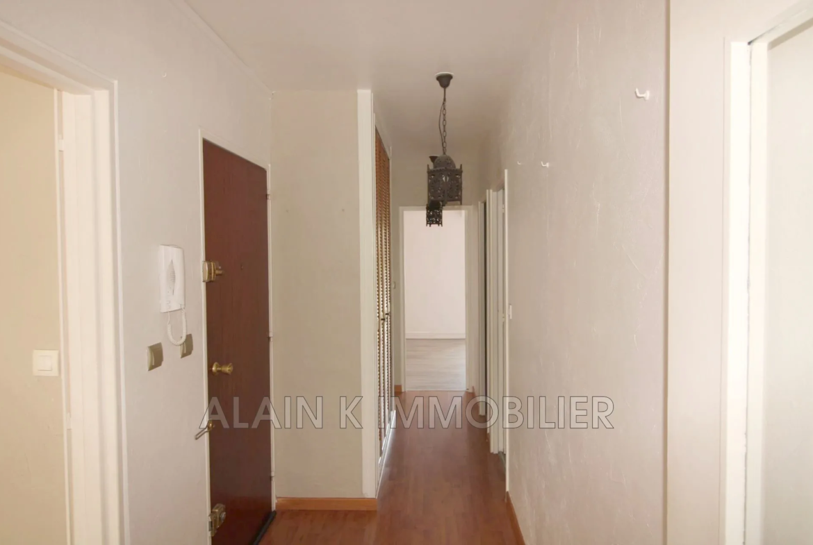 Vente d'un appartement 3 pièces à Vélizy-Villacoublay près de la forêt 