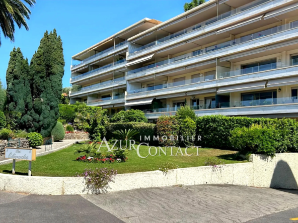 Studette à rénover avec terrasse à Le Cannet - Opportunité d'investissement