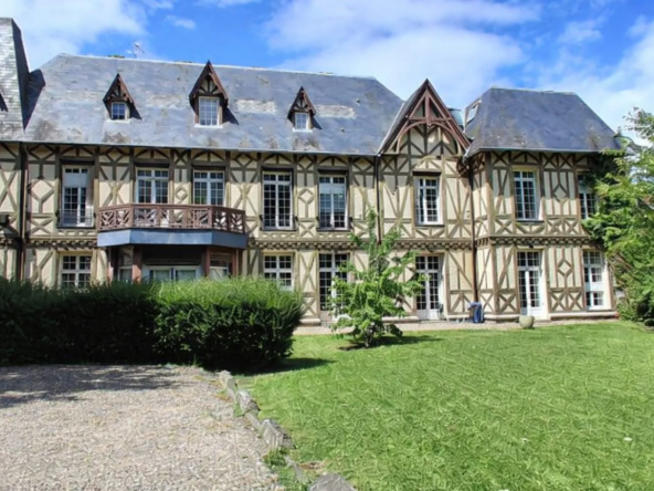 Appartement atypique en rez-de-chaussée proche centre-ville et commerces Investissement locatif : Appartement atypique au cœur de Louviers