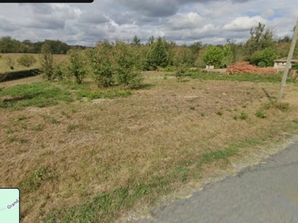 Terrain constructible de 1909 m² à Saint Vincent Jalmoutiers - Calm et accessible