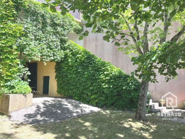 Charmante maison en pierre avec vue dégagée à Le Caylar dans l'Hérault