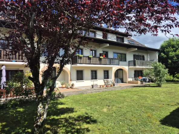 Appartement type 2 avec terrasse, cave, parking et garage à Crozet – Vue Jura