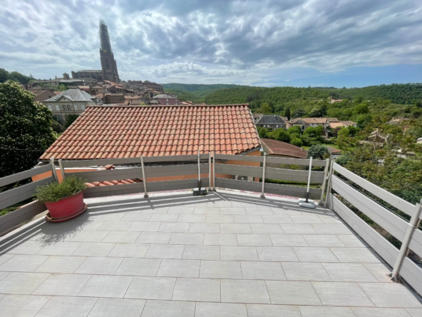 Maison de caractère rénovée avec jardin en vente à Belmont-sur-Rance