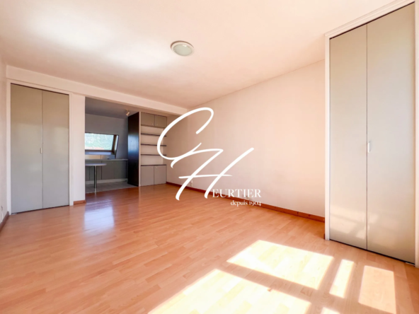 Appartement 2 pièces à vendre à Fontaine avec balcon ensoleillé