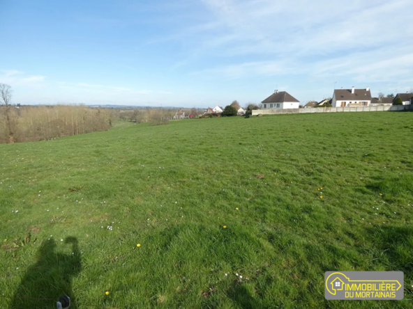 Terrain constructible à Saint-Hilaire-du-Harcouet de 1500 à 2000 m² à vendre
