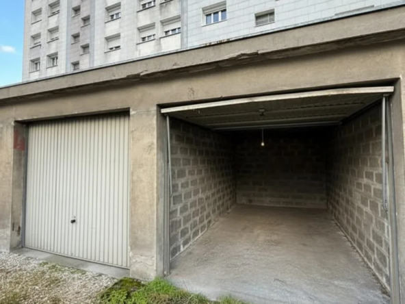 Garage sécurisé à Chambéry – Opportunité d'investissement ou usage personnel