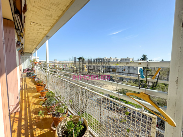 Appartement T4 de 75 m² avec vue à Avignon, cave et parking