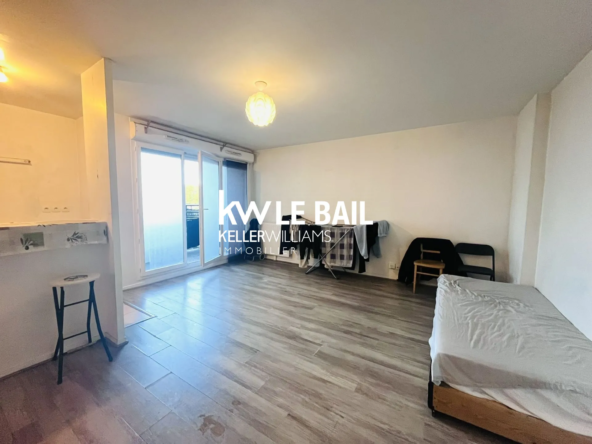 Studio à vendre à Cergy avec balcon et parking – Idéal investissement locatif