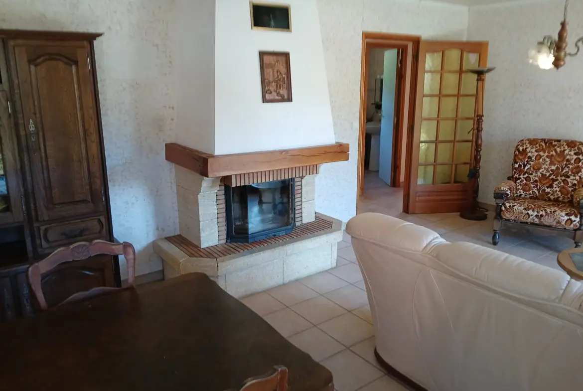 Villa 4 faces plain-pied avec jardin et terrasses à Reynès 