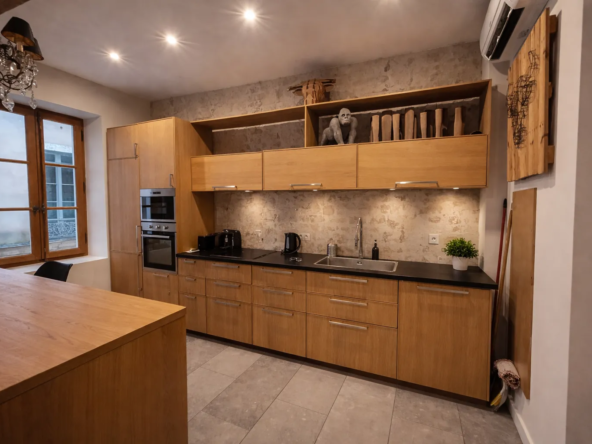 Appartement rénové avec forte rentabilité en location courte durée à Nîmes