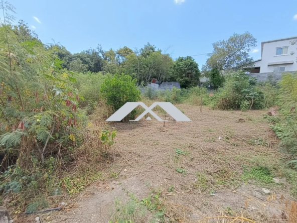 Terrain constructible de 300 m² à Saint-Louis - Roche Maigre