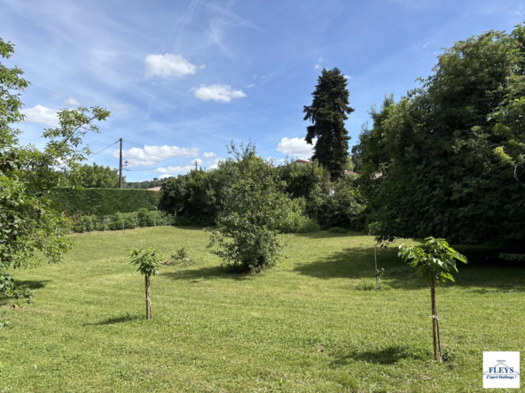 Terrain constructible à vendre à Pompignan – 876 m²