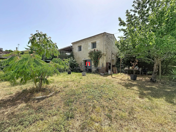 Maison en pierre à Gauriac avec jardin et 2 chambres - Secteur calme