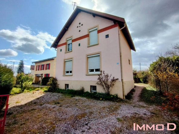 Maison à vendre à Rambervillers - 96 m² à rénover avec garage et jardin clos