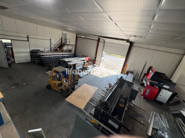 Entrepôt à vendre à Bommiers – Local professionnel de 600 m² avec parking privé