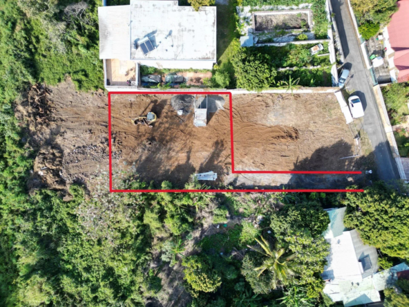 Terrain constructible de 449 m² à Saint-Pierre, Ravine des Cabris