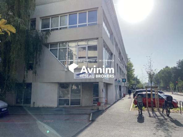 À vendre bureaux commerciaux de 105 m² au centre de Fontaine
