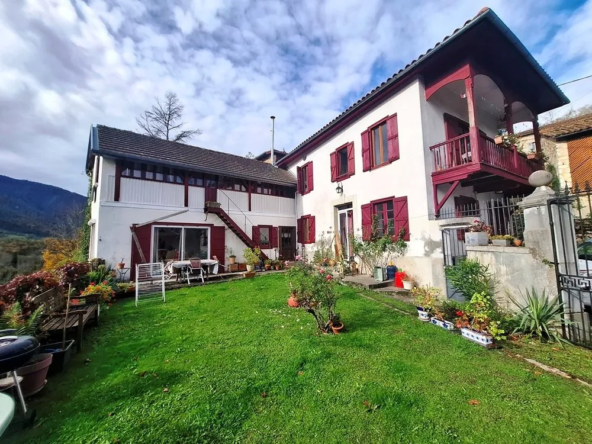 Maison ancienne avec vue panoramique à Cazaunous - 5 chambres et jardin