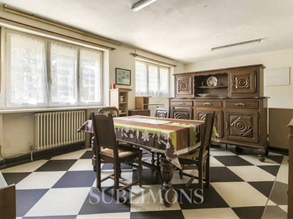 Maison à vendre à Hennebont avec travaux, garage et potentiel de rénovation