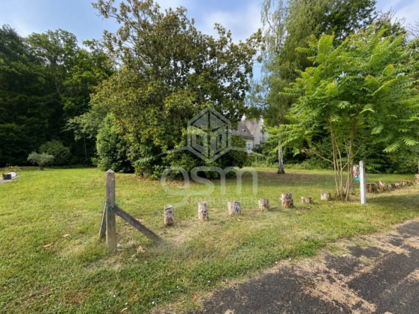 Terrain à bâtir de 3 327 m² à Montbazon, environnement préservé
