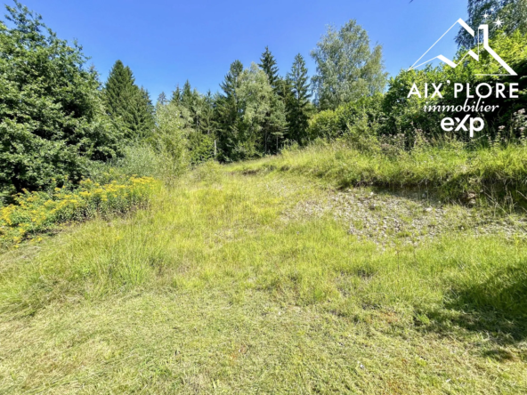 Terrain constructible de 1541 m² à Marcieux, emplacement idéal près du lac d'Aiguebelette