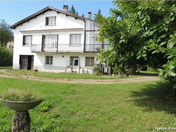 Maison familiale de 126 m² avec jardin à Villefranche-de-Rouergue, calme et proche des commodités