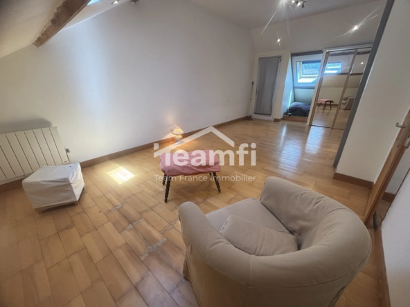 Maison avec piscine de 125 m² à vendre à Plou, 5 pièces, terrain arboré