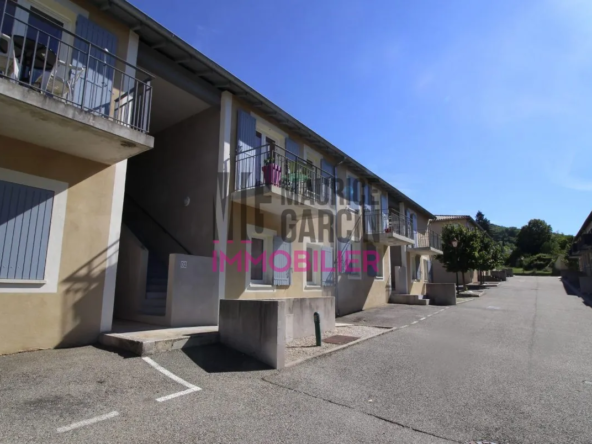 Appartement de 62 m² avec balcon et parking à Malaucène