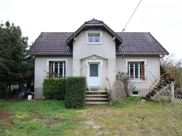Maison individuelle à vendre à Chassenon avec vue campagne et grand terrain