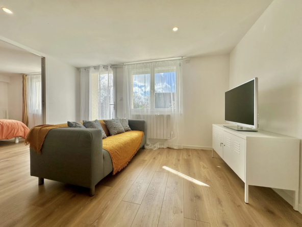 Bel appartement en rez-de-jardin à Lorient avec jardin privé et locataire en place
