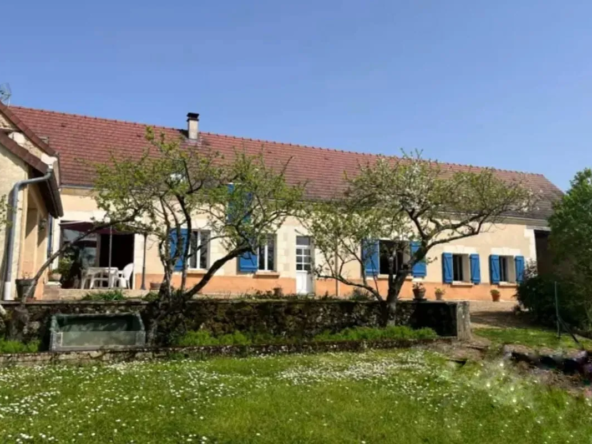 Maison de charme à vendre à Vendôme, proche de Montoire, avec dépendances et jardin de 2653 m²