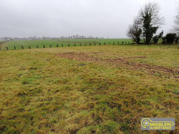 Terrain constructible de 2341 m² à Saint-Hilaire-du-Harcouët avec permis positif