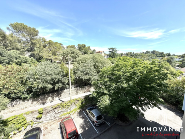 Appartement T2 à Nîmes de 36 m² avec parking et cave, bon investissement locatif