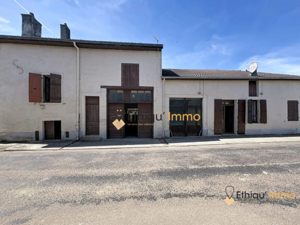 Charmante maison de campagne avec dépendances près de Nigloland - À rénover
