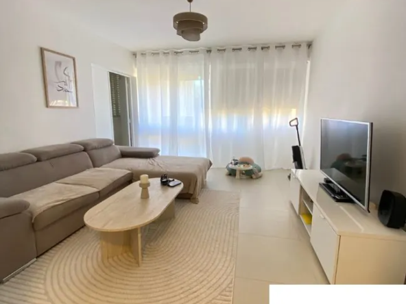 Appartement T4 à vendre à Vienne - 72 m², balcon, parking, proche gare