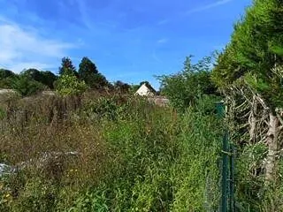 Terrain constructible de 1000 m² à Baugy - Idéal pour votre maison de rêve