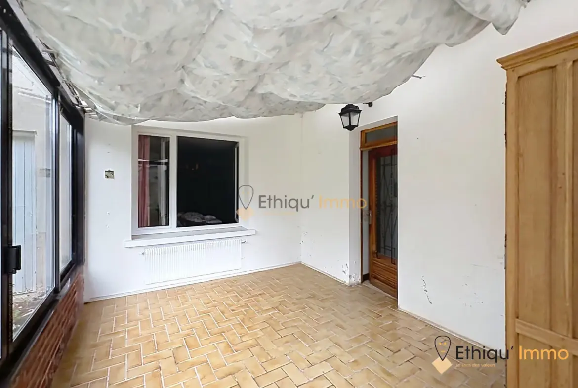 Corps de ferme avec dépendances sur terrain de 7494 m² à Morancourt 